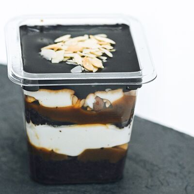 Десерт Сникерс в Хлеб и сласти по цене 170 ₽