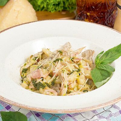 Ньокки с вешенками и беконом в Луиджи & Тосё по цене 299