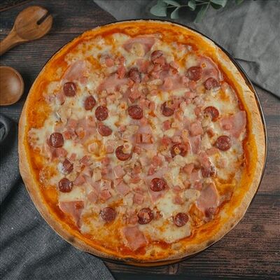 Пицца мясная в Amato по цене 1025 ₽