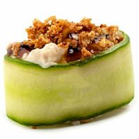 Гункан в огурце с курицей в Макароллыч
