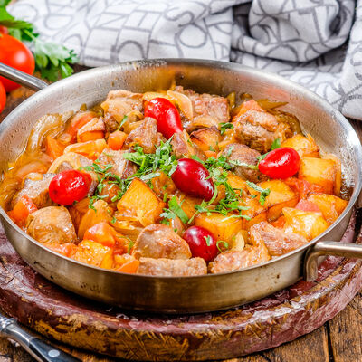 Баранина по традиционному азербайджанскому рецепту в Роял Палас по цене 490 ₽