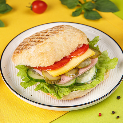 Большой сэндвич с ветчиной и сыром в Кулинария Пан Запекан по цене 300 ₽