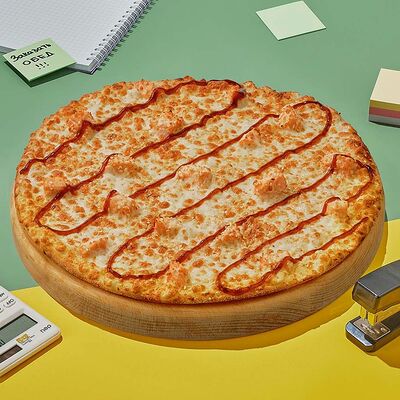 Пицца Филадельфия на тонком тесте 30 см в Dostaевский по цене 1033 ₽