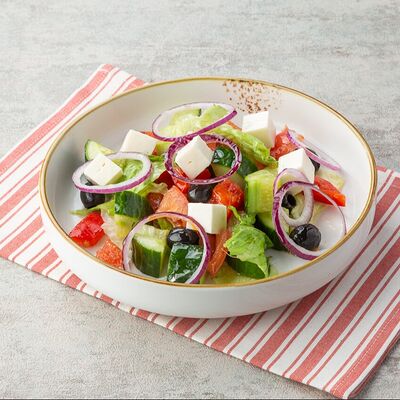 Греческий салат в Или по цене 290 ₽