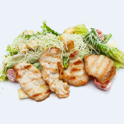 Салат Цезарь с курицей в Чайхона на Бауманской по цене 400 ₽