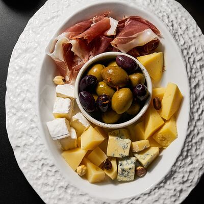 Тарелка к вину в Великий Goodwine по цене 2000 ₽