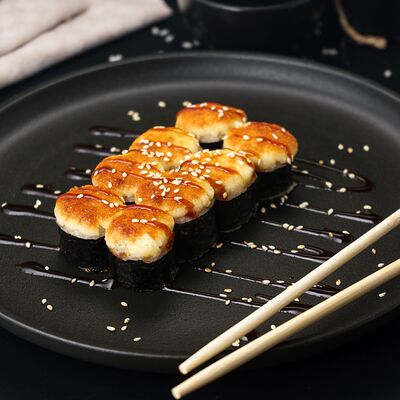 Запечённые роллы с тигровой креветкой в Хорошие руки - Роллы по цене 940 ₽