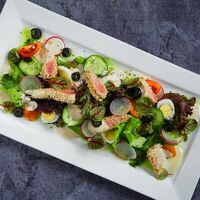 Теплый салат с тунцомв Остерия Il Massimo