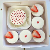 Набор Бенто-торт и трайфлы Love в MCakes - торты и десерты