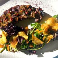 Салат с телятиной в соусе ткемали-алыча в Усадьба на дворянской