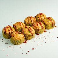 Жареные роллы с шапкой, креветкой, спайси и авокадо в ЁБИСАН