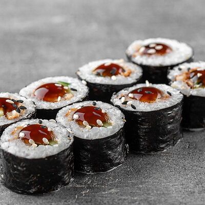 Маки с угрем в YOKO SUSHI по цене 370 ₽