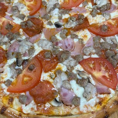 Пицца Мясная 38 см в Панда Ok по цене 1499 ₽