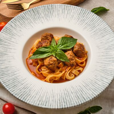 Паста с фрикадельками в Casa Trattoria по цене 710 ₽