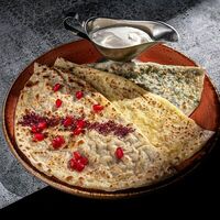 Кутаб с зеленью в Дюшес