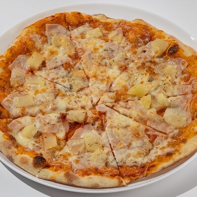 Пицца Гавайская в Cyber Octagon по цене 580 ₽