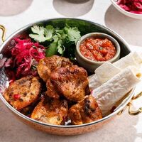Шашлык из куриного бедра в Асканели Georgian Bistro