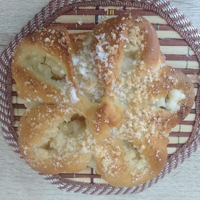 Булочка с заварным кремом в Ваниль по цене 170 ₽