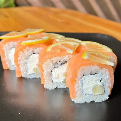 Филадельфия с ананасом в Суши Ибица по цене 791 ₽