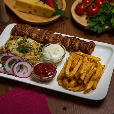 Сет №6 с люля-кебабом из говядины в The Кухня по цене 600 ₽