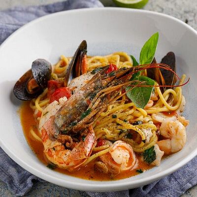 Паста с морепродуктами в Баклажан в ТЦ 