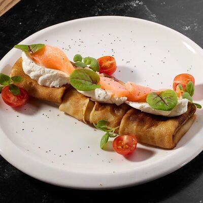 Блины с лососем в Anooka по цене 560 ₽