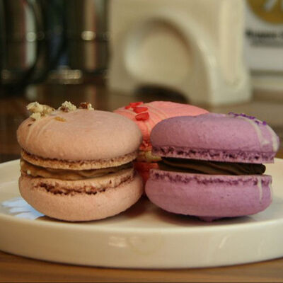 Макарон в Эклер&Кофе по цене 150 ₽