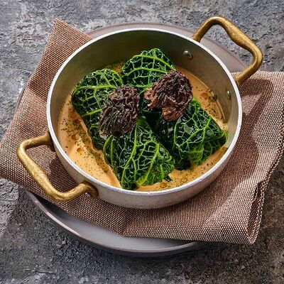 Голубцы с немясом в соусе том ям со сморчками в Eshak по цене 950