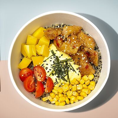 Поке с курочкой и манговым соусом в Mad Chicken по цене 700 ₽