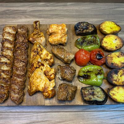 Ассорти шашлыков Семейный в Шашлык тандыр по цене 2700 ₽