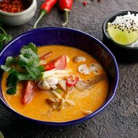 Том ям с овощами и шампиньонами в Баклажан Озерки