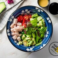 Поке с курицей в Eat & Play