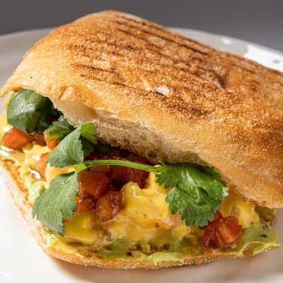 Панини с креветкамив Тирольские пироги по цене 750 ₽