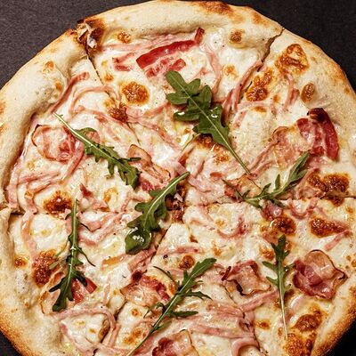 Пицца Карбонара в Рога Лося по цене 580 ₽