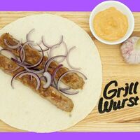 Догстер мини с люля-кебабом и овощами на гриле в GRILL WURST