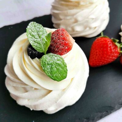 Пирожное Анна Павлова в Фиеста по цене 470 ₽