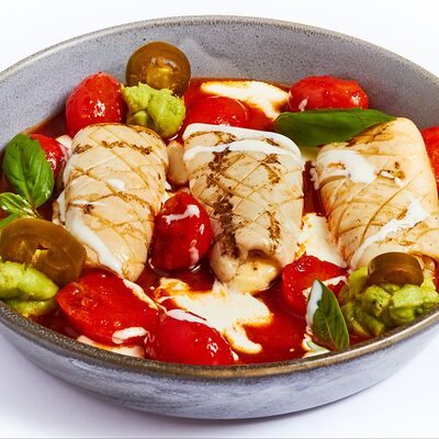 Кальмар на гриле с тремя видами томатов в Rio-Grande по цене 1272 ₽