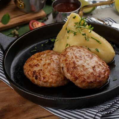 Котлеты куриные с картофельным пюре в Кукумбер по цене 550