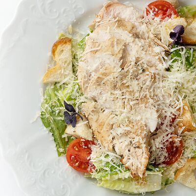 Салат с цыпленкомв Brera по цене 550 ₽