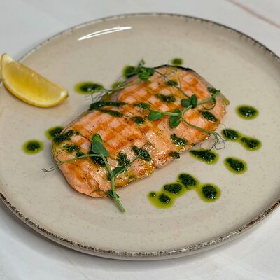 Стейк из лосося в Сто друзей по цене 1550 ₽