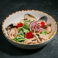 С морепродуктами и двумя видами заправки в Японский Двор