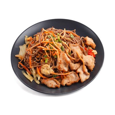 Гречневая лапша, обжаренная с овощами и свининой в Тайские рисоварни Soi7 по цене 580 ₽