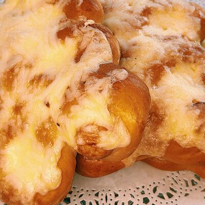 Сдобная сосиска с сыром в Кондитерская Эклер по цене 281 ₽