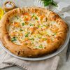 Пицца с лососем и креветкамив PizzAmore по цене 1485