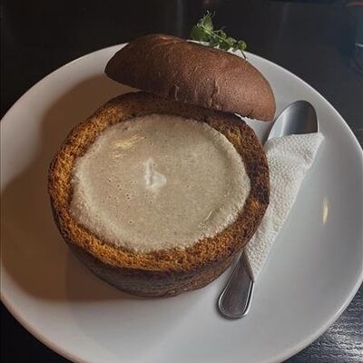 Франкфуртский крем-суп в Генрих и Генриетта по цене 360 ₽