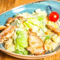 Салат Цезарь с курицей в Галактика 2.0