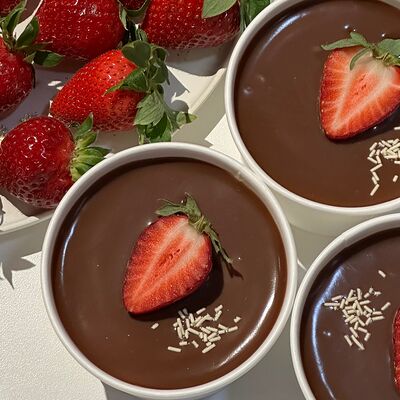 Трайфл Клубника-банан в Mosdesserts по цене 550 ₽