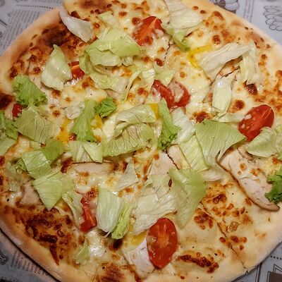 Пицца Цезарь в Левон по цене 940 ₽