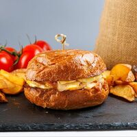 Бургер с курочкой и беконом в Бургер Пати