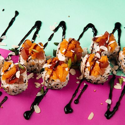 МакSим в Sushi Girls по цене 425